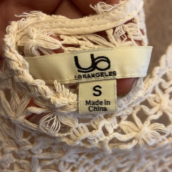 YA Los Angeles Boho crochet top small blue trim - Picture 3 of 3